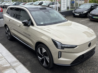 VOLVO EX90 Twin Motor Ultra AWD BEMUTATÓ AUTÓ. azonnal vihető
