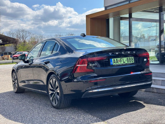 VOLVO S60 2.0 [T8] Recharge Ultimate Bright AWD Geartronic