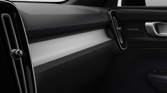 VOLVO XC40 2.0 [B3] MHEV Plus Dark Black Edition DCT SZALONAUTÓ
