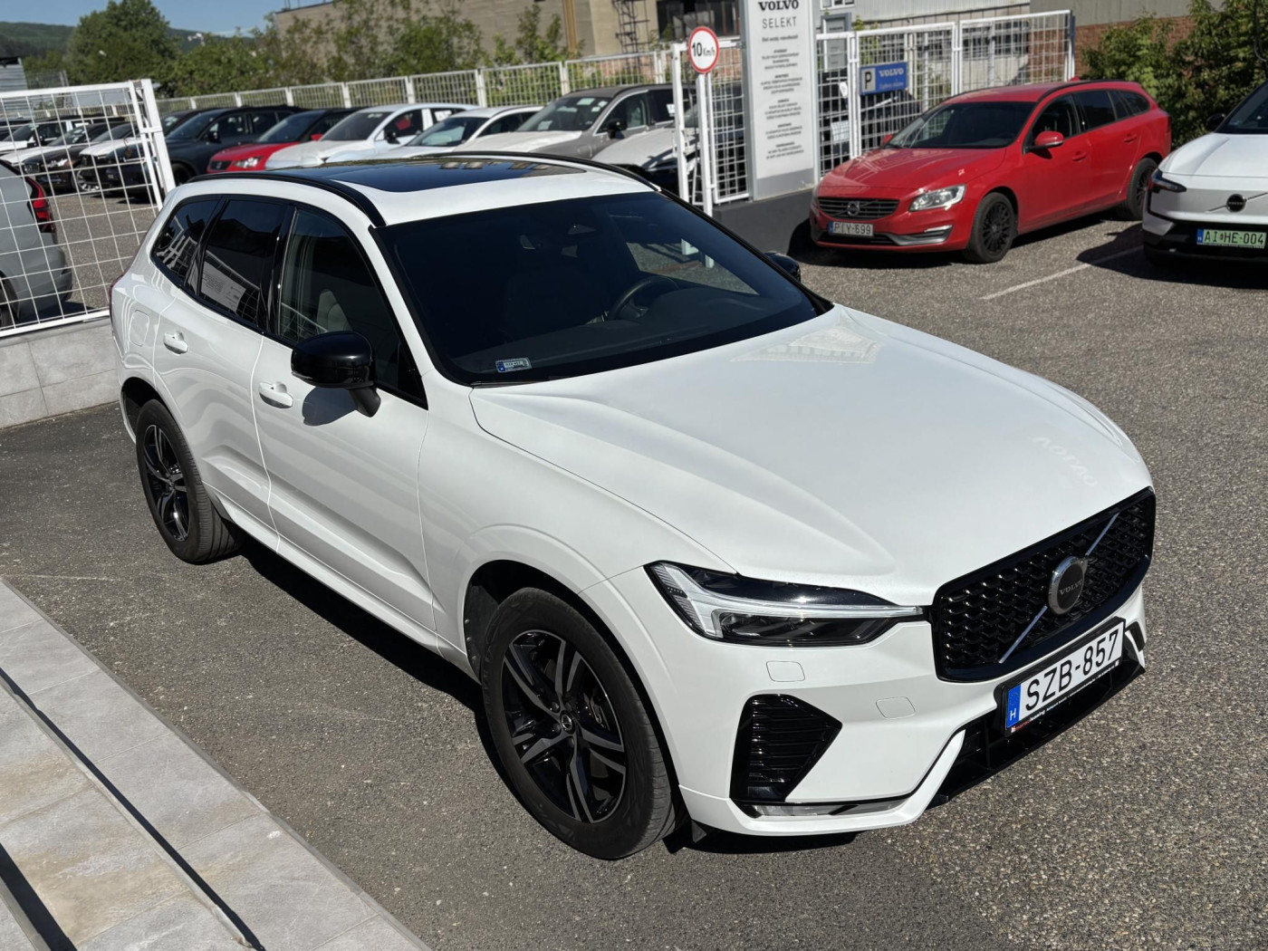 VOLVO XC60 2.0 [B4] MHEV R-Design Geartronic