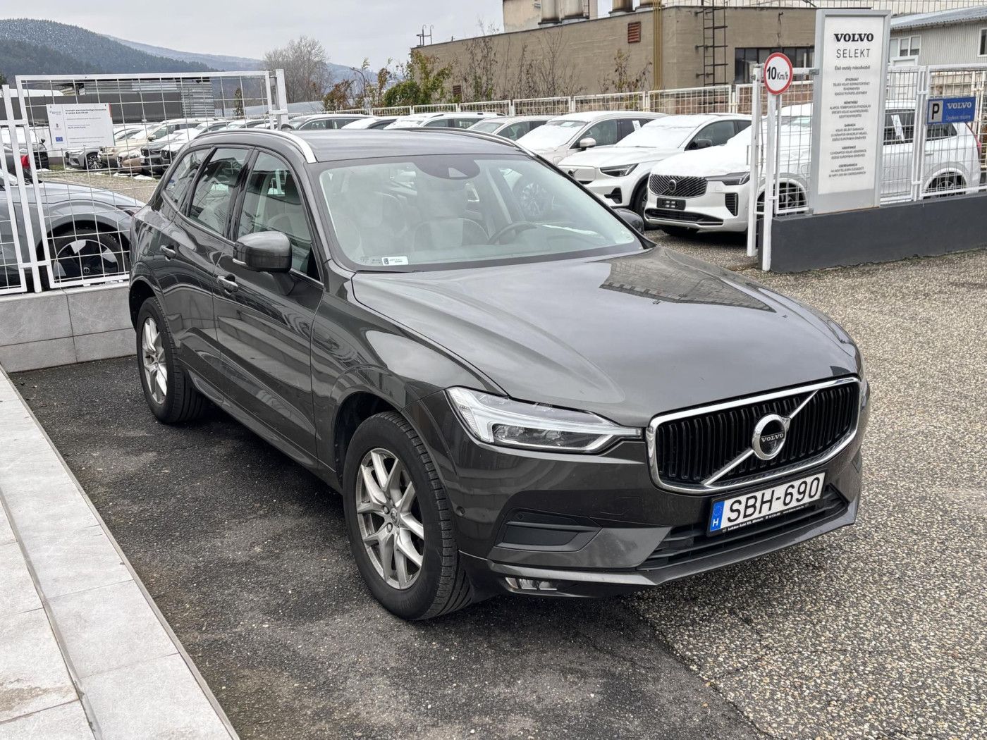 VOLVO XC60 2.0 [D4] Momentum Geartronic