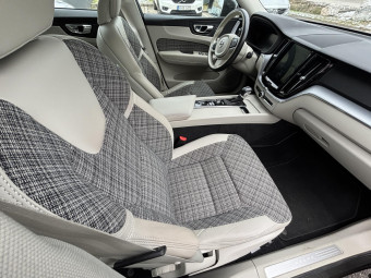 VOLVO XC60 2.0 [D4] Momentum Geartronic