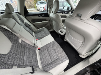 VOLVO XC60 2.0 [D4] Momentum Geartronic